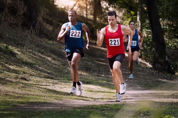 Free photo different people participating in a cross country