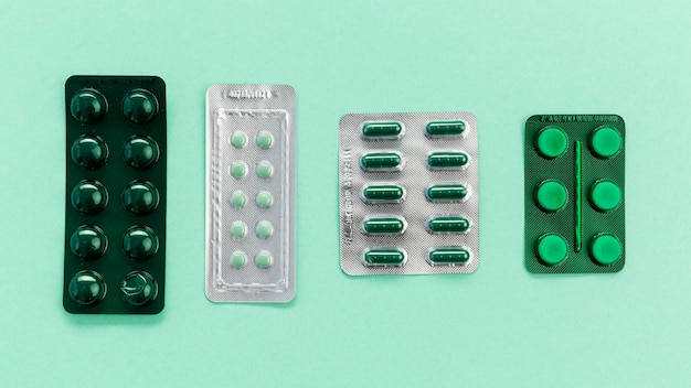 Free photo different size tablets of pills