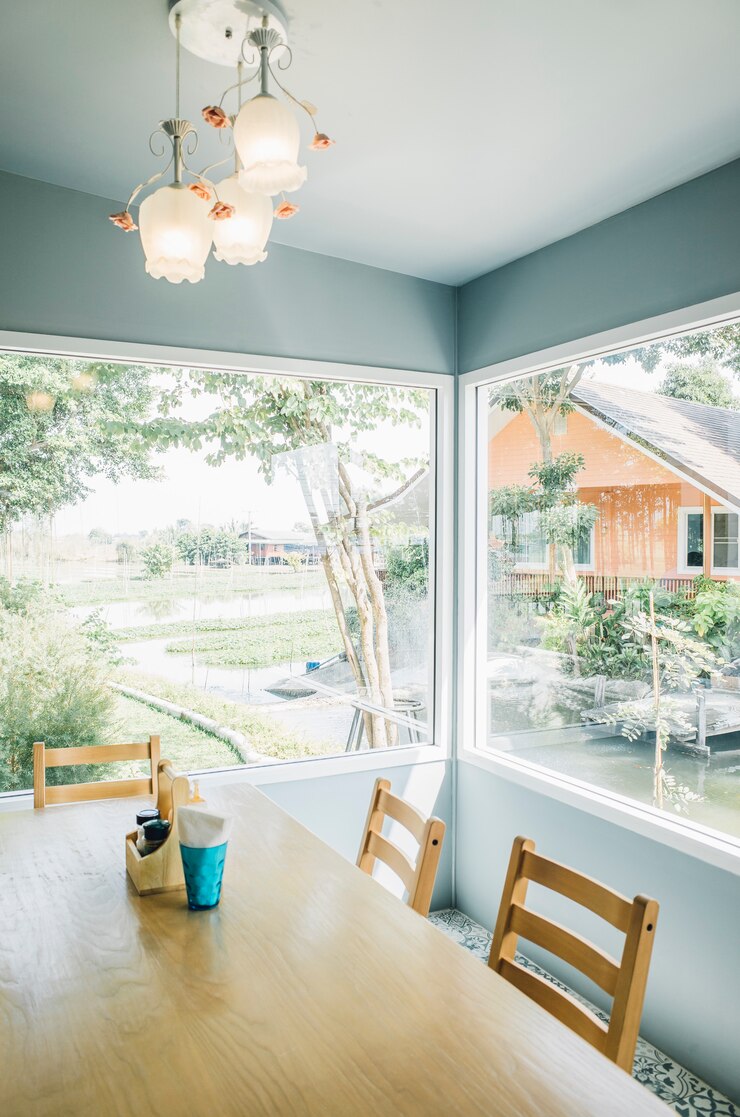 Free Photo dinner table cafe