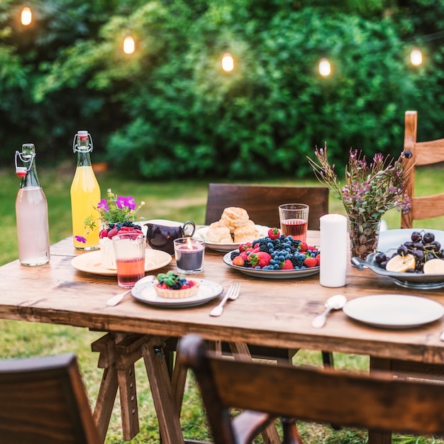 Free photo dinner table