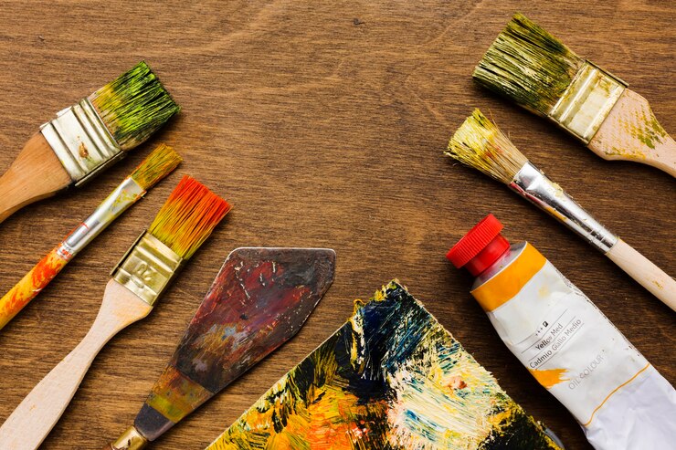 Free Photo dirty paint tools top view