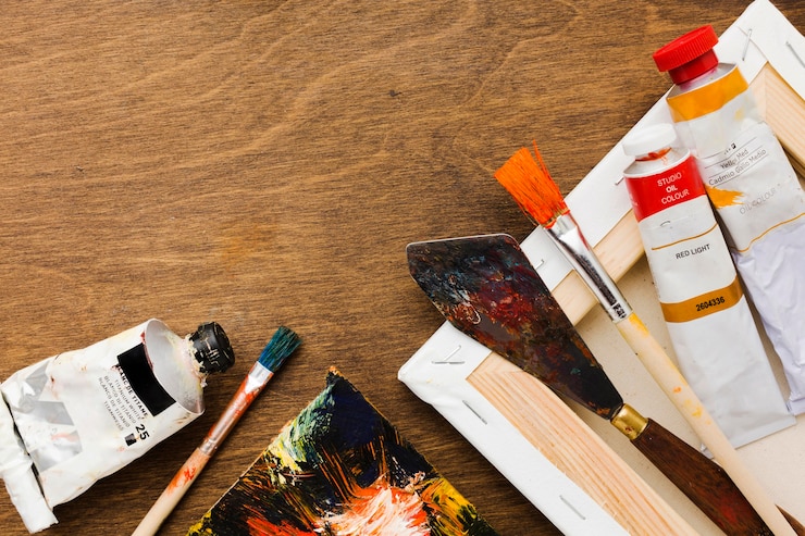 Free Photo dirty paint tools and watercolour tubes