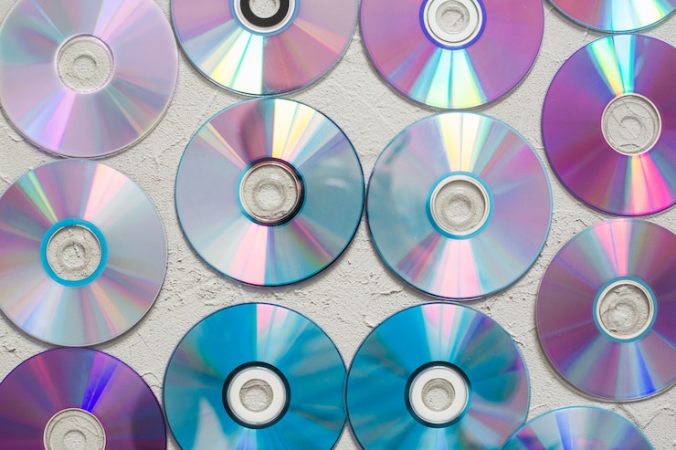 Free Photo discs on table
