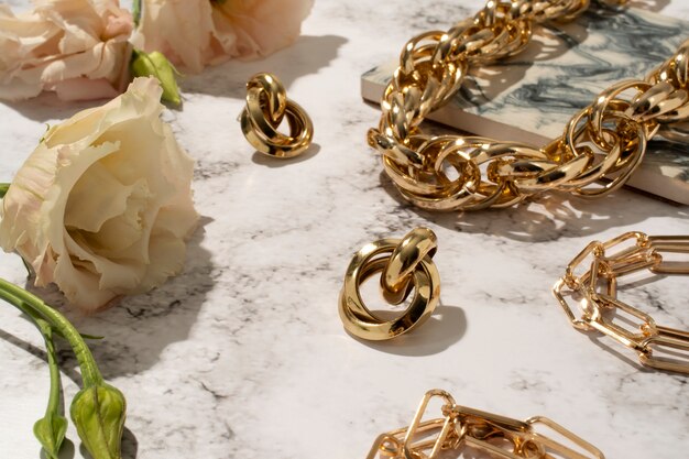 Display of shiny and luxurious golden chain