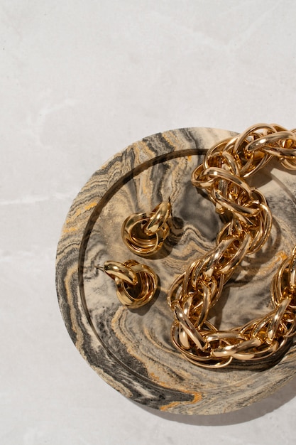 Display of shiny and luxurious golden chain