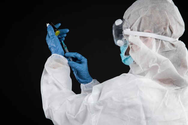 Doctor preparing the coronavirus vaccine