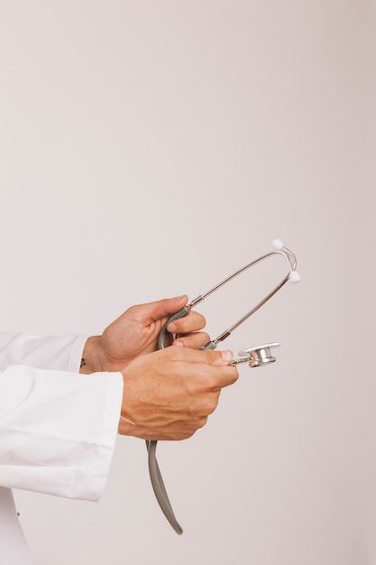 Free photo doctor with his stethoscope