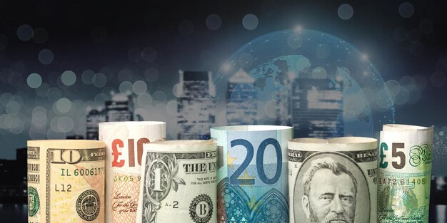 Доллары и банкноты евро на заднем плане