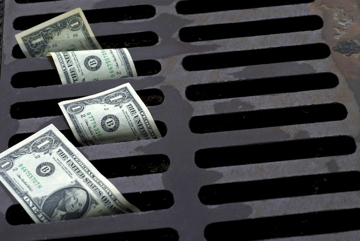 Free Photo dollars on the street
