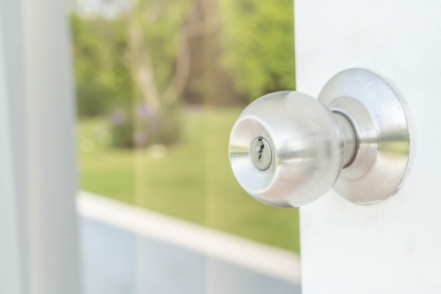 Door knobs or aluminum door