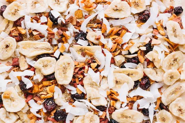 Free photo dried fruit and nuts