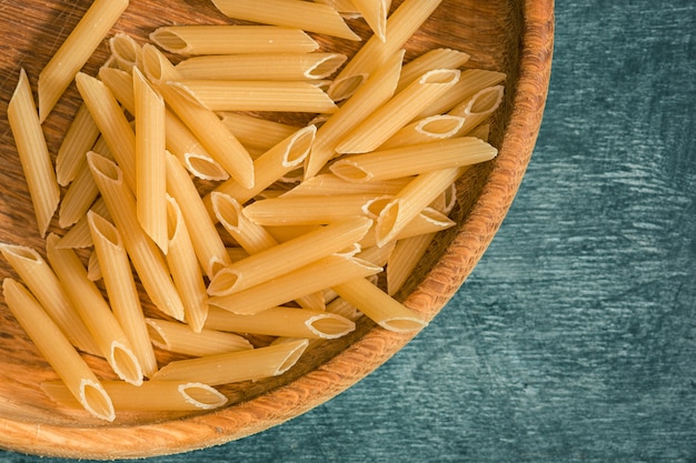 Free photo the dry italian pasta