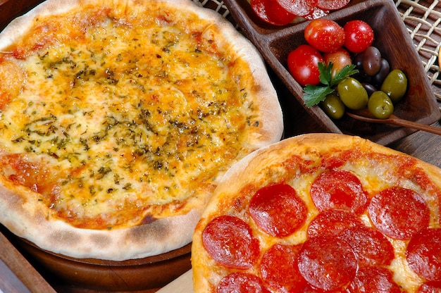 ドゥアスピザ​、​ペパロニ​e queijo