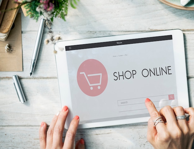 Foto gratuita e-commerce shop online homepage vendita concept