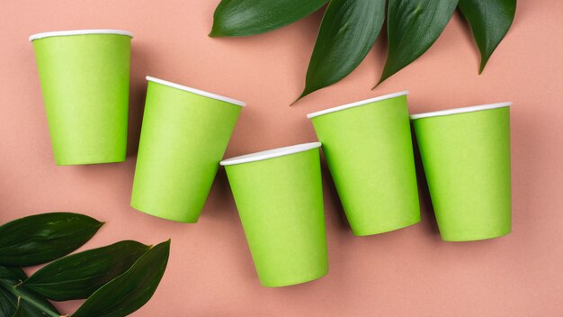 Экологичные одноразовые зеленые чашки для посуды