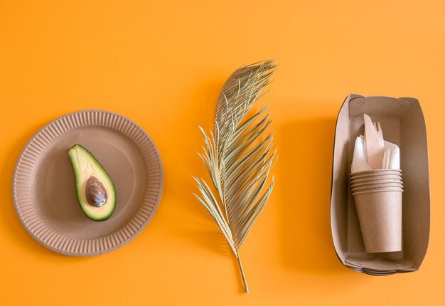 Eco-friendly, stylish recyclable paper tableware.