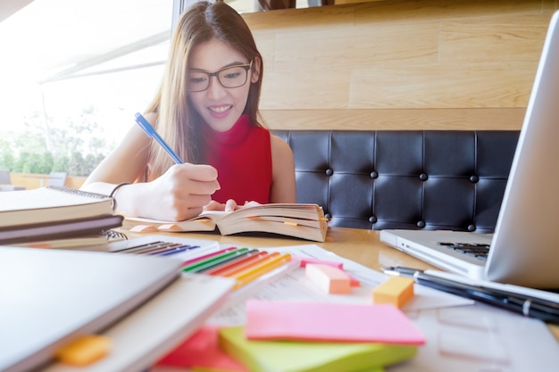 Concetto di idea di educazione.