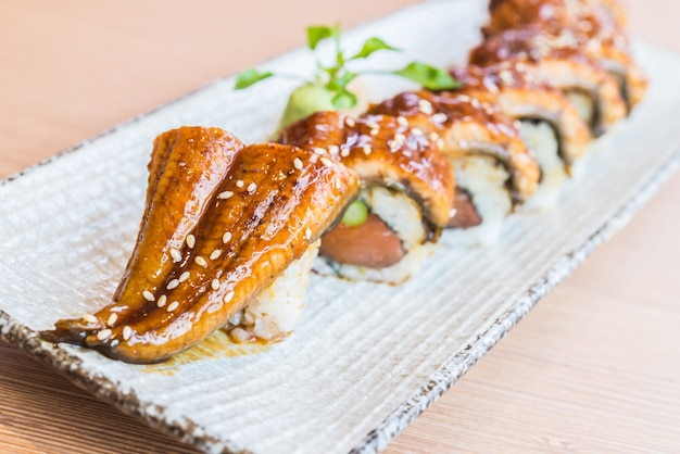 eel sushi roll