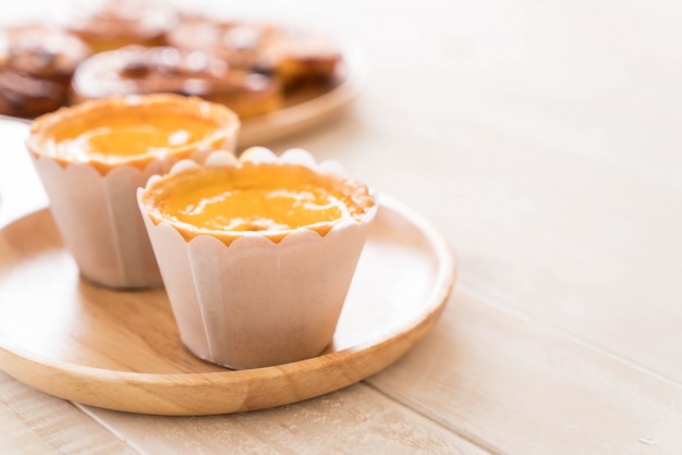 egg tart on plate