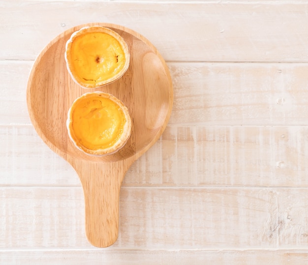 egg tart on plate