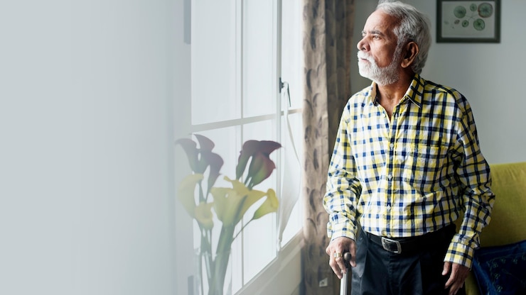 Free Photo elderly indian man in self-isolation at home