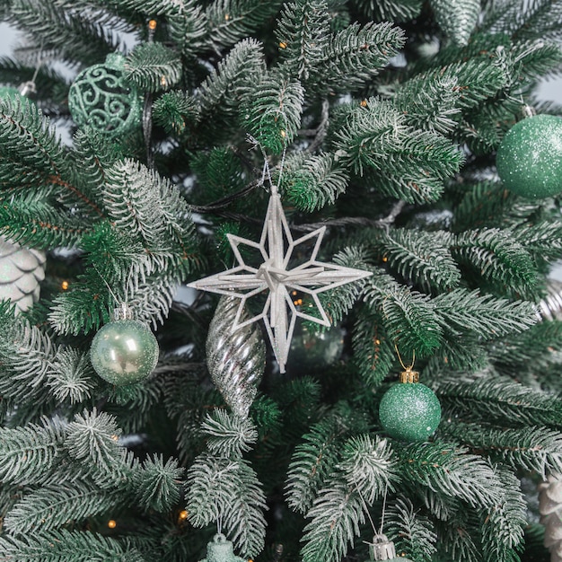 Элегантная рождественская елка