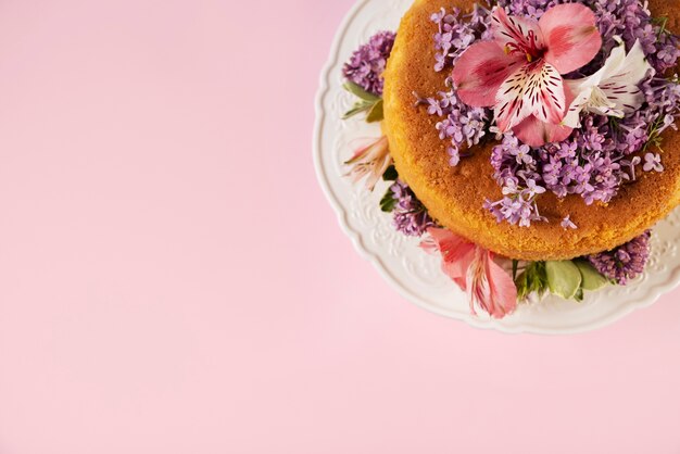Elegant eco food concept with flowers in cake