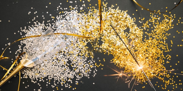 Бесплатное фото Элегантный фон на новый год с конфетти