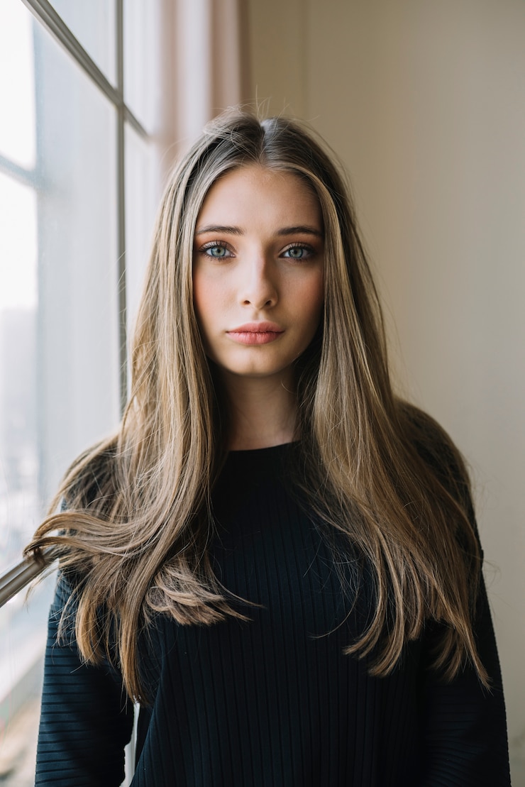 Free Photo elegant young woman in black wear