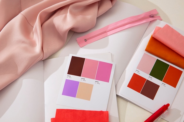 Pantone nazval cveta 2021 goda