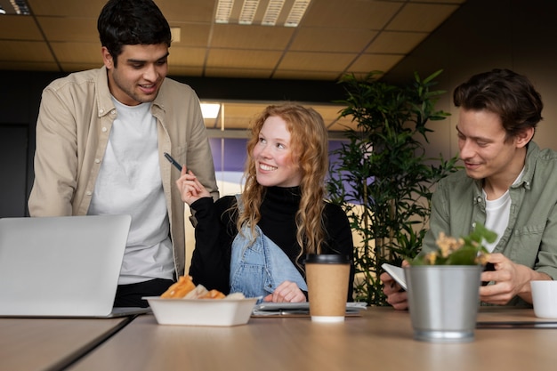 Employee showing appreciation to each other