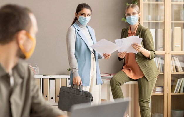 Employees back to work with face masks