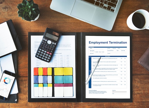 Foto gratuita risoluzione del rapporto di lavoro modulo pagina concept grafico