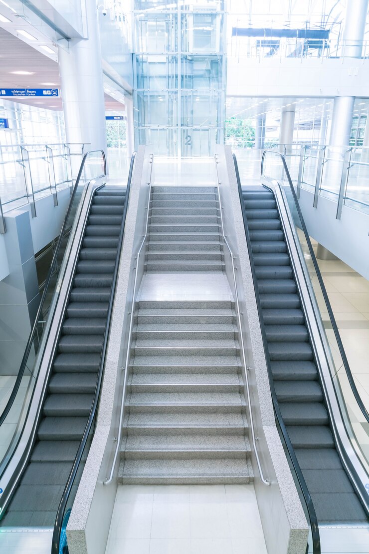 Free Photo empty escalator and stair