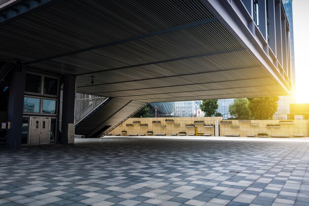 empty floor front of modern building