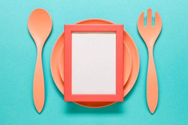 Empty frame placed on cutlery