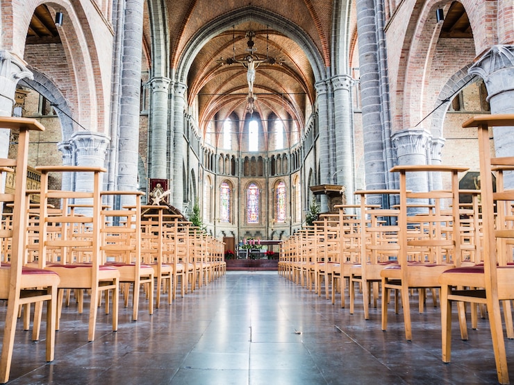 Free Photo empty our lady's church (13th century) in lissewege, belgium