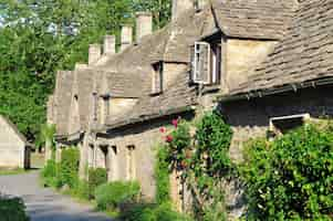 Free photo english village in cotswolds