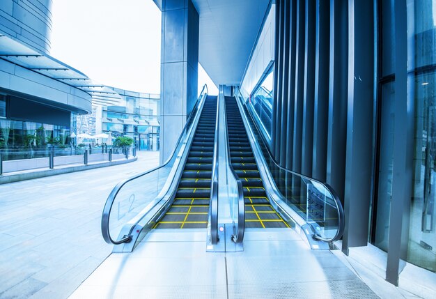 Эскалатор в аэропорту