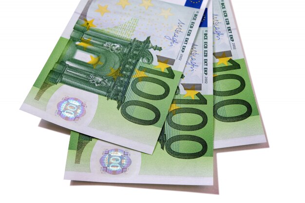 Банкноты евро 100