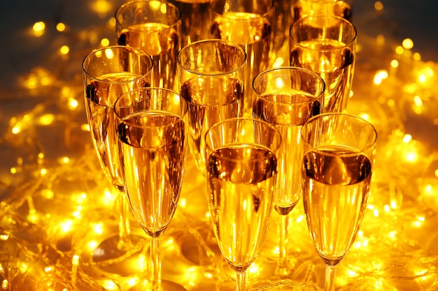 Foto gratuita le bevande di ogni celebrazione includono sempre champagne