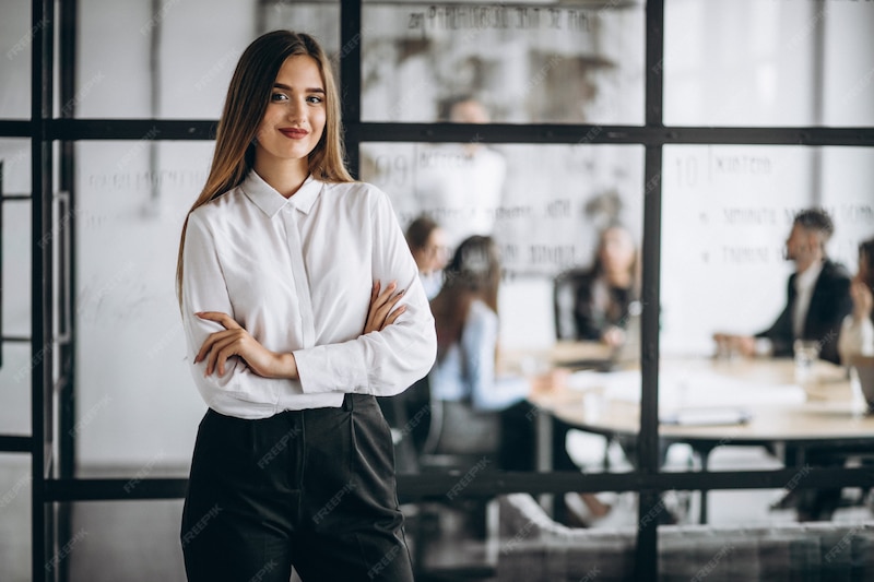 https://img.freepik.com/free-photo/executive-business-woman-office_1303-16028.jpg?t=st=1746015942~exp=1746019542~hmac=6031f0343ccc09651517f90b40880733edba635b42b7faed6b8506d3c3b5331e&w=800