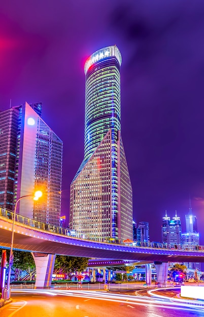 Free photo exhibition building view night cityscape famous