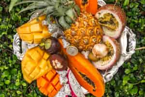 Free photo exotic fruits on a tray