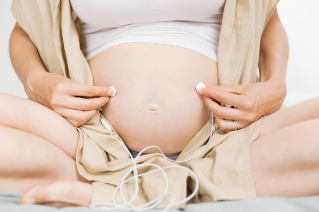 Page 69 | Maternity Clothes Images - Free Download on Freepik
