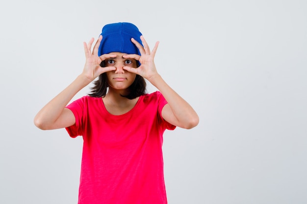 An expressive teenage girl is posing