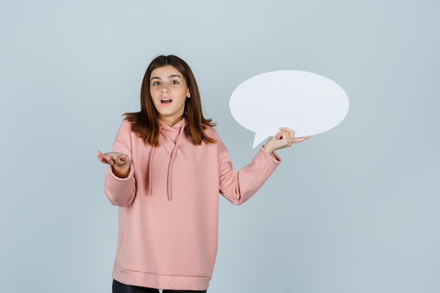 Free photo expressive young lady posing in the studio