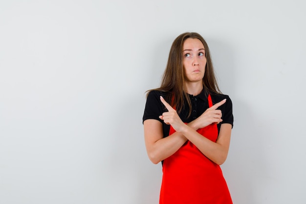 Free photo expressive young lady posing in the studio