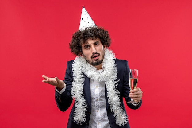 Free photo expressive young man posing for christmas