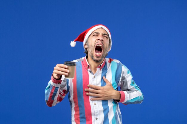 Free photo expressive young man posing for christmas